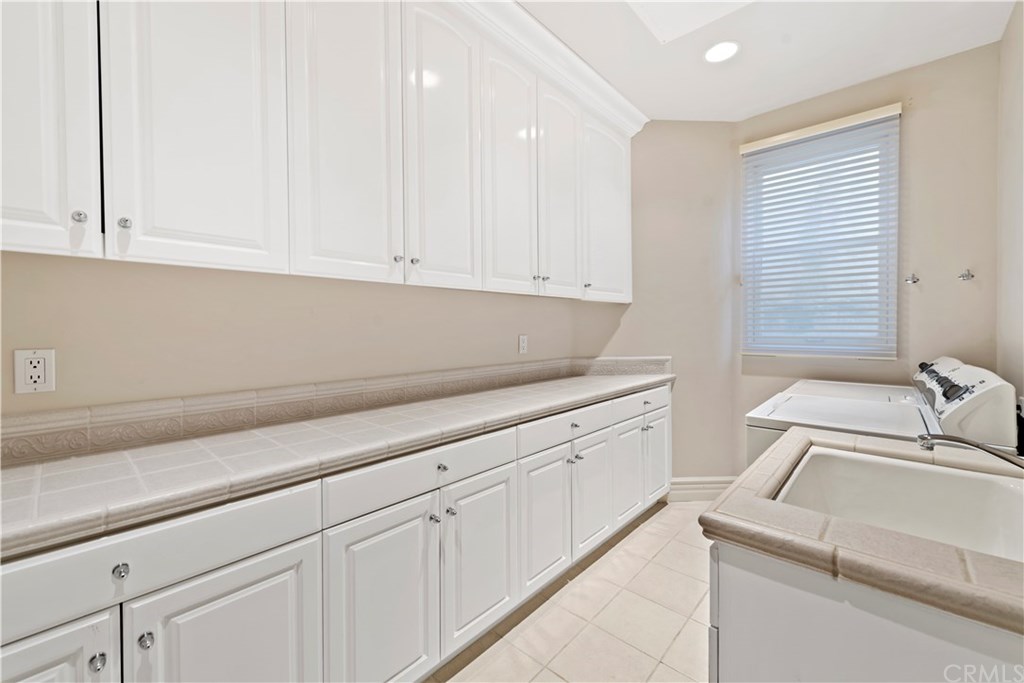 1356 Skyline Drive Laguna Beach, CA 92651 - Photo 32 of 35