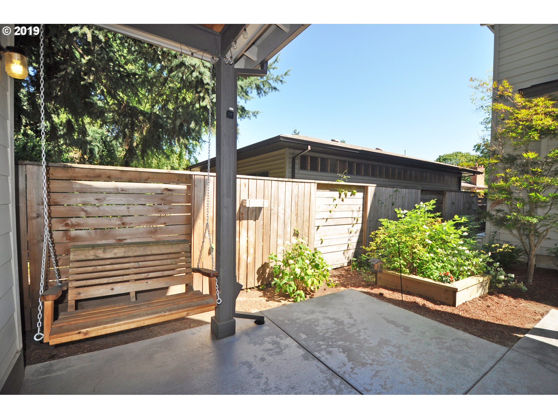 7655 Southeast Sherman Street Portland, OR 97215 - Photo 20 of 32