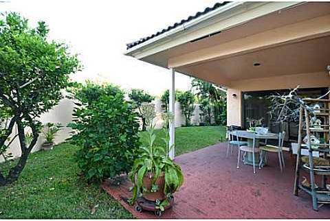 910 Southwest 87th Terrace Plantation, FL 33324 - Photo 26 of 27 Gallery Image 26