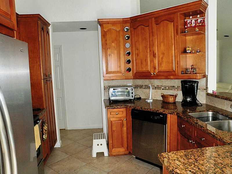 760 Falling Water Road Weston, FL 33326 - Photo 15 of 35