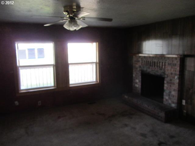 11898 Jones Road Northeast Woodburn, OR 97071 - Photo 6 of 16 Gallery Image 6