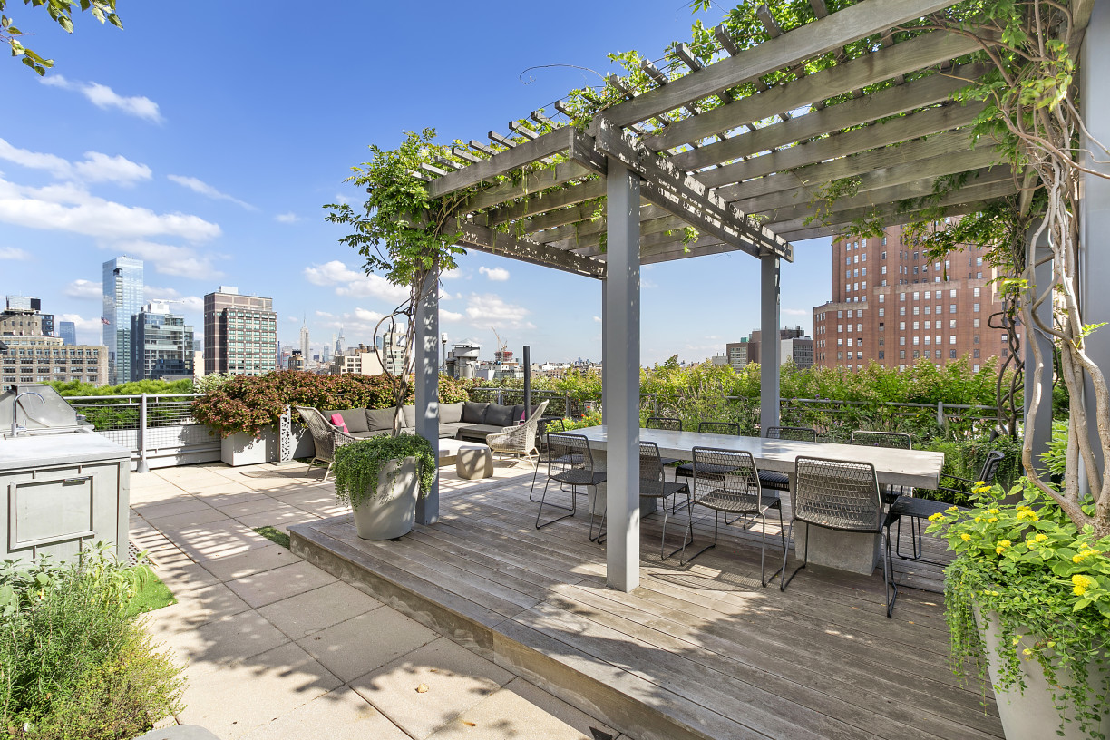 The Ice House 27 N Moore St, Manhattan, NY 10013 - Photo 4 of 4