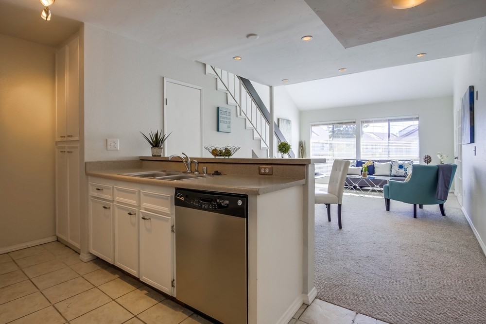 6111 Rancho Mission Road, Unit 309 San Diego, CA 92108 - Photo 6 of 21 Gallery Image 6