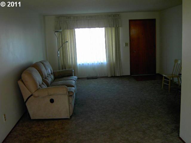 1155 Randolph Road Woodburn, OR 97071 - Photo 3 of 15 Gallery Image 3