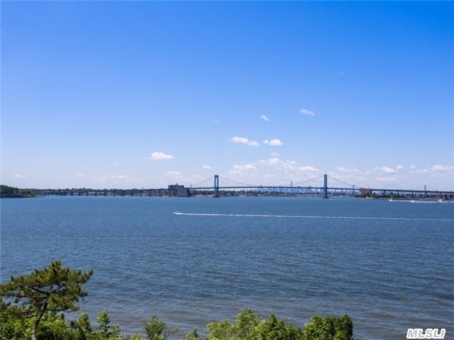 18 Sinclair Drive Great Neck, NY 11024 - Photo 2 of 20