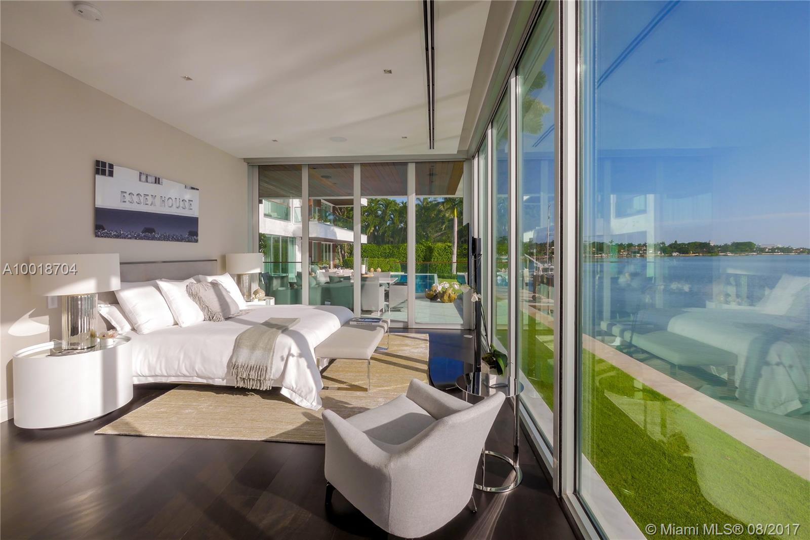 5446 North Bay Road Miami Beach, FL 33140 - Photo 27 of 35