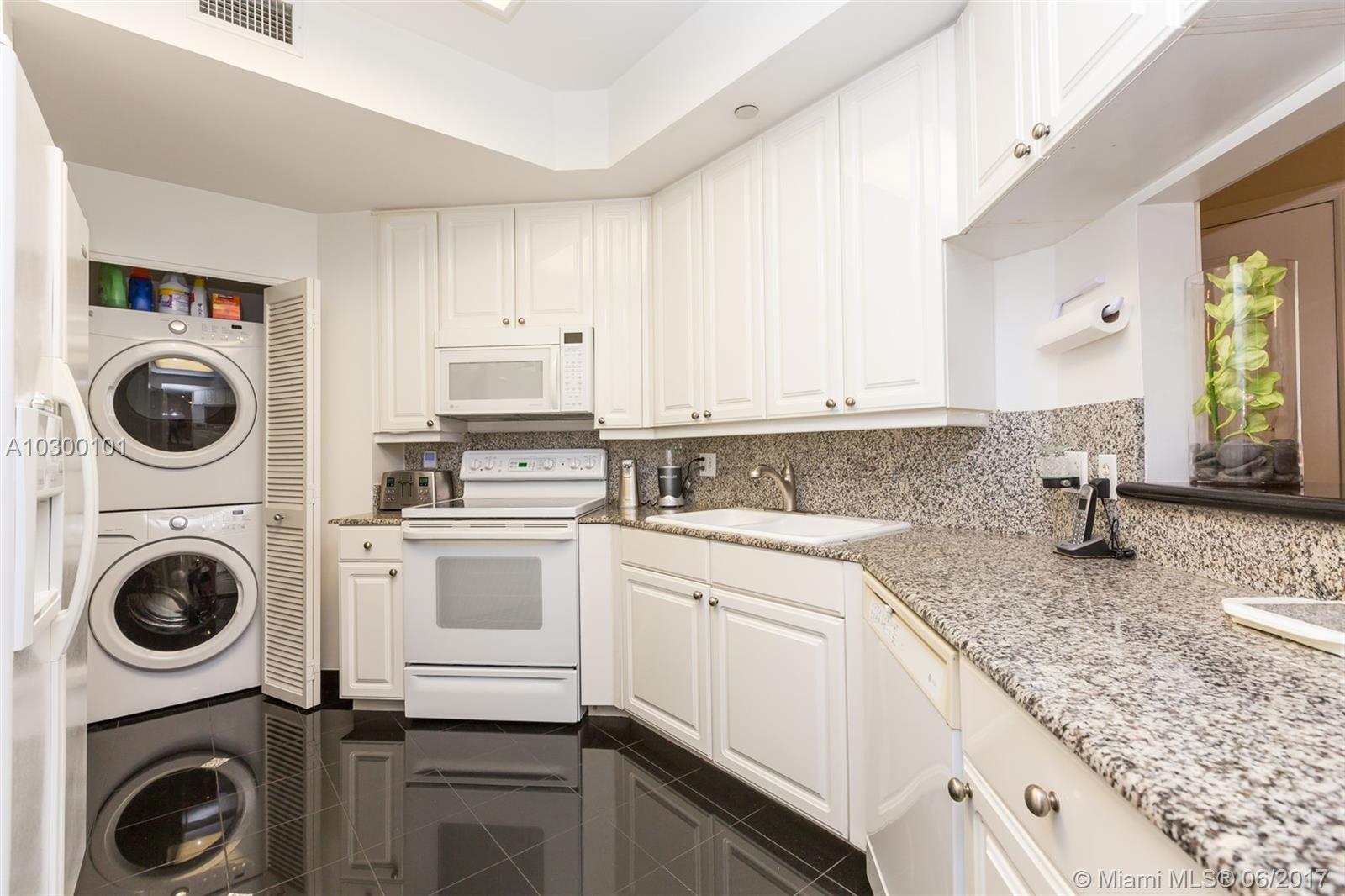 888 Brickell Key Drive, Unit 500 Miami, FL 33131 - Photo 5 of 28