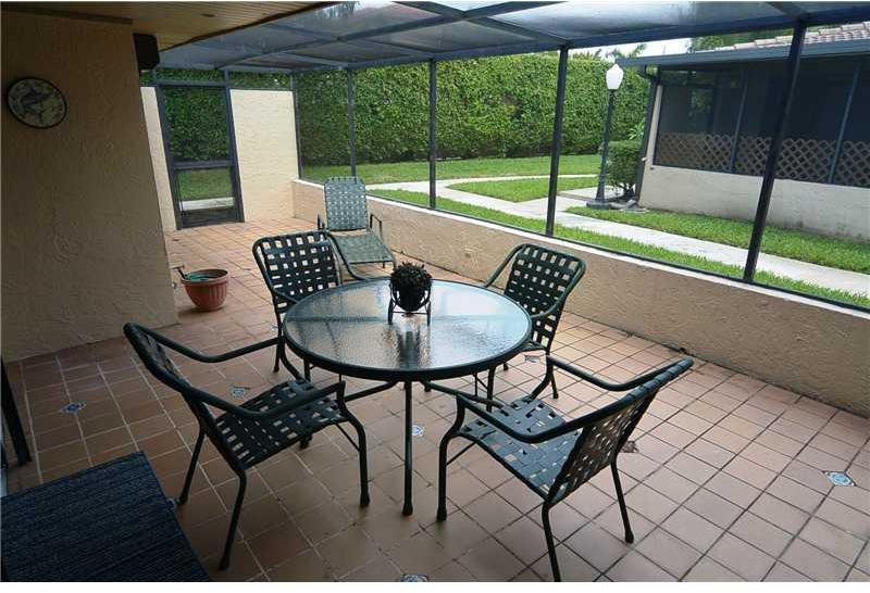 Emerald Hills Hollywood, FL 33021 - Photo 25 of 30