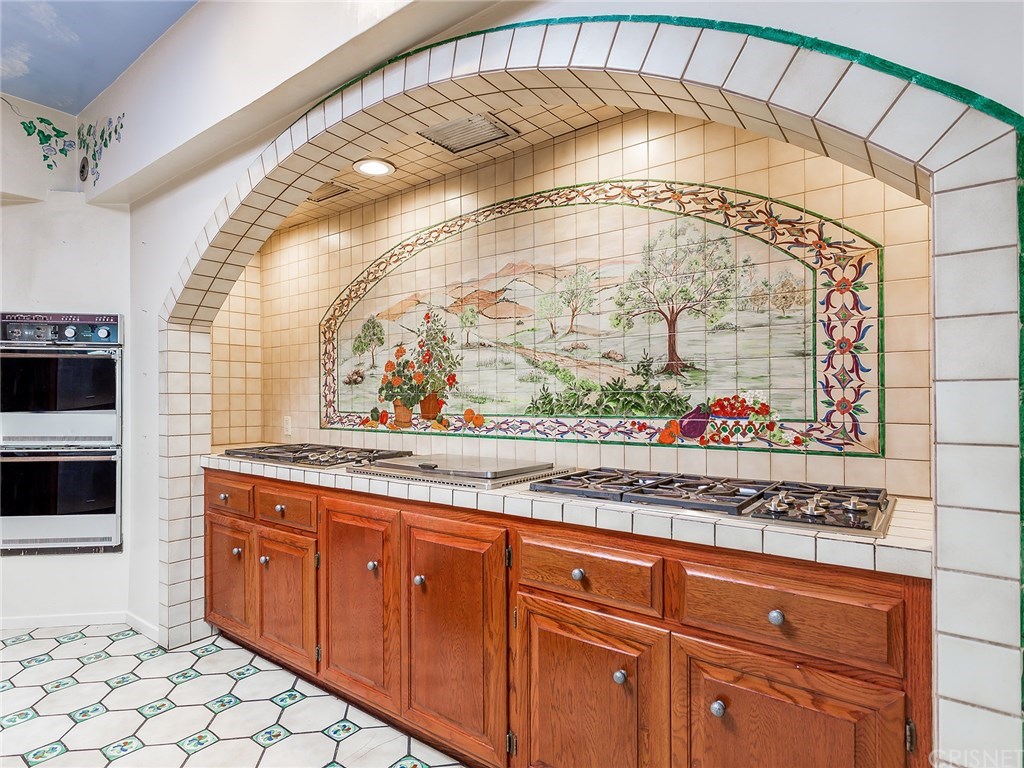 4151 Falling Leaf Drive Encino, CA 91316 - Photo 13 of 30 Kitchen