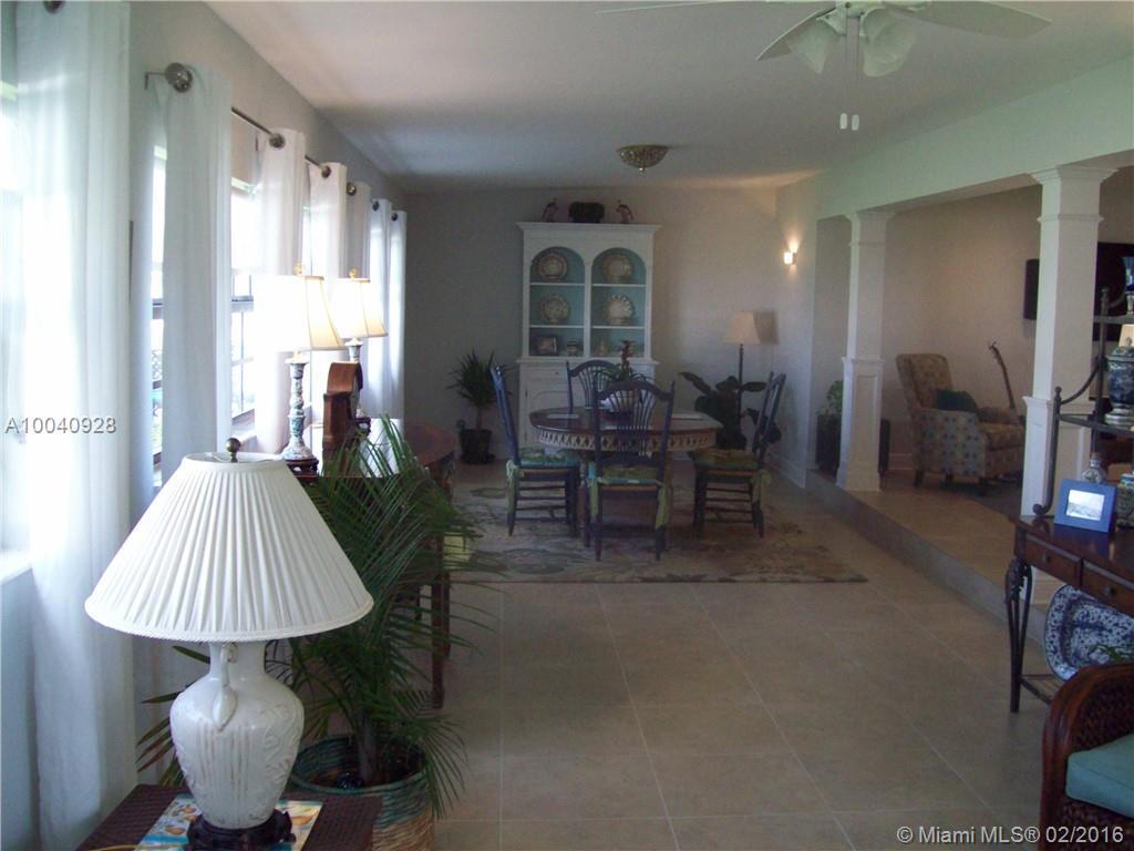 19650 Southwest 207th Avenue Miami, FL 33187 - Photo 13 of 34