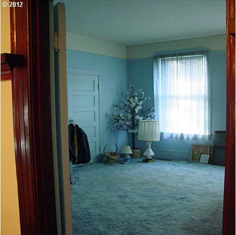 19725 Southeast Stark Street Portland, OR 97233 - Photo 3 of 9