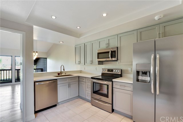 4 Flores Irvine, CA 92612 - Photo 8 of 27