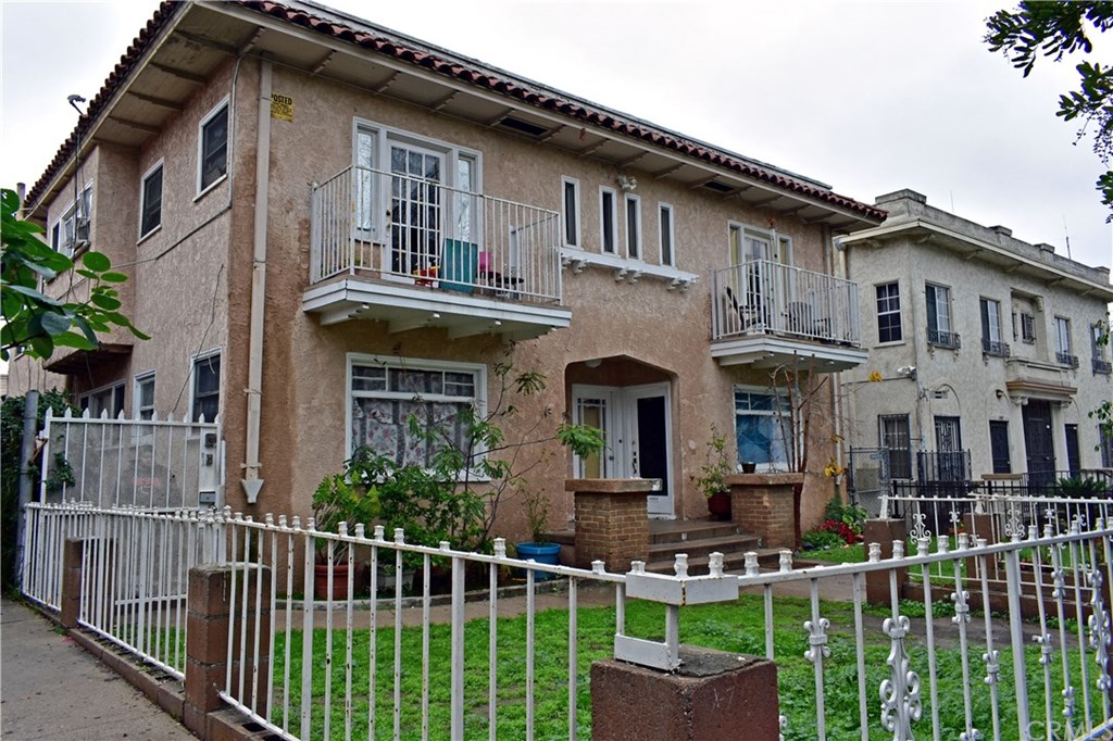 1557 Pine Avenue Long Beach, CA 90813 - Photo 2 of 4