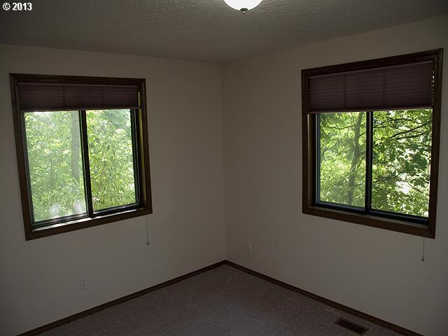 2020 Southwest Kanan Street Portland, OR 97239 - Photo 11 of 16 Gallery Image 11