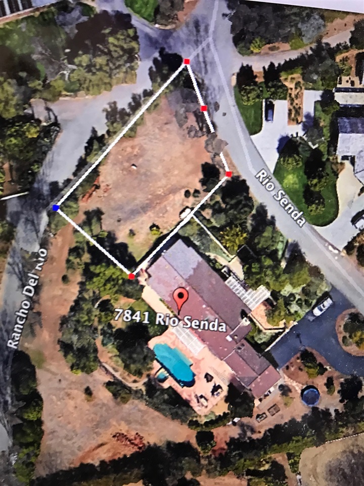 7841 Rio Senda Rancho Santa Fe, CA 92067 - Photo 24 of 25 Side area 10,400 SQFT, 1/4 acres, 80 X 140 Sport court or stables