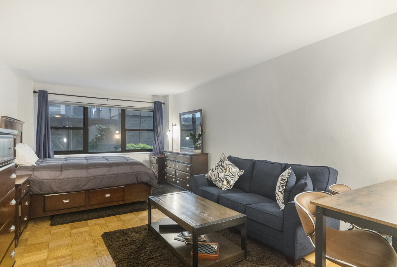 330 East 46th Street, Unit 2R Manhattan, NY 10017 - Photo 1 of 8