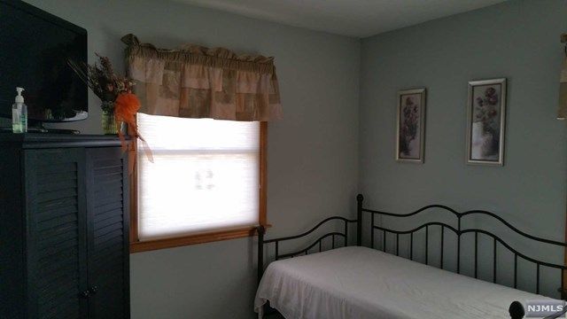 41 Azalea Street Paramus, NJ 07652 - Photo 7 of 14 Gallery Image 7