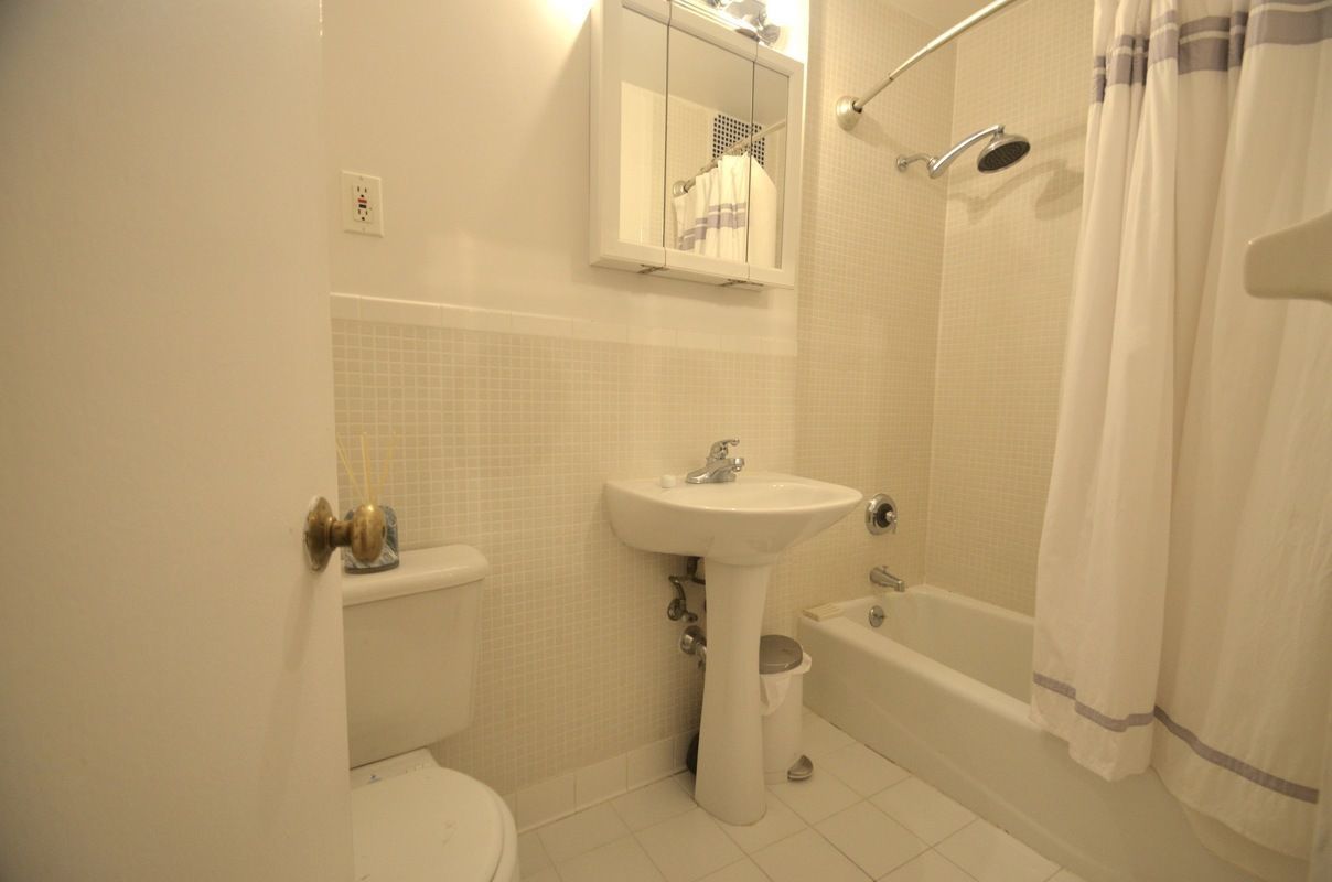 120 East 62nd Street, Unit 2C Manhattan, NY 10065 - Photo 6 of 7