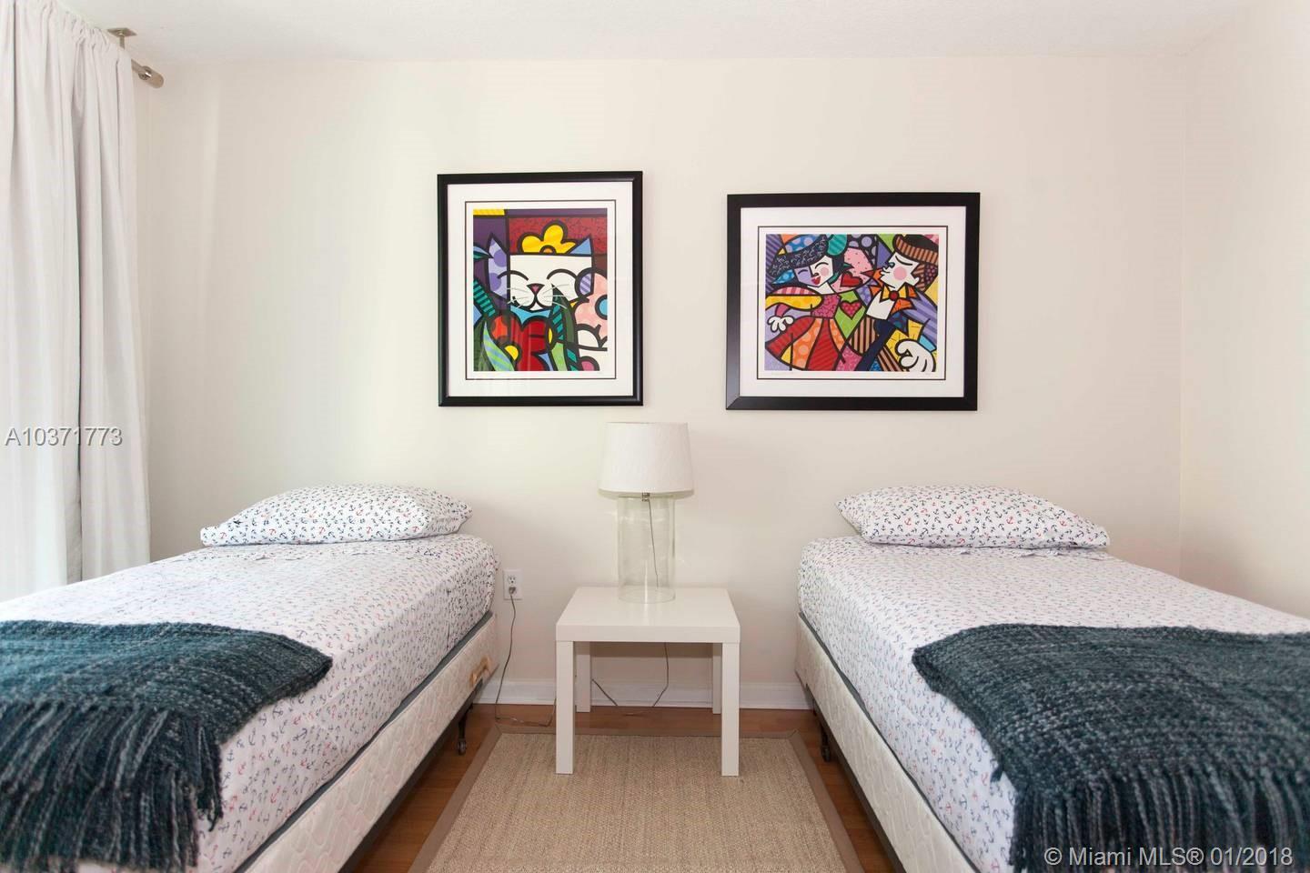 1200 Brickell Bay Drive, Unit 3915 Miami, FL 33131 - Photo 21 of 40