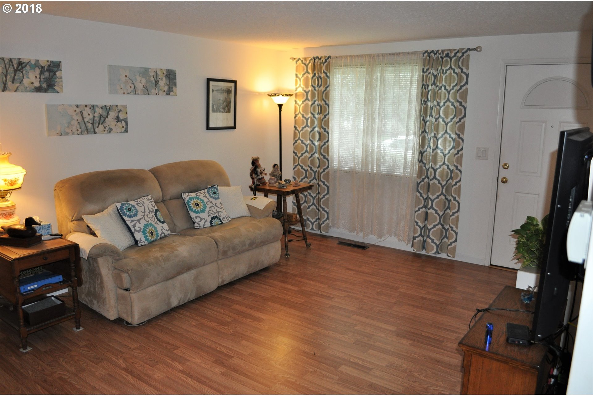 1389 Umpqua Road Woodburn, OR 97071 - Photo 4 of 31 Gallery Image 4