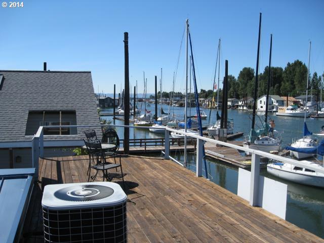 173 Northeast Bridgeton Road, Unit 9 Portland, OR 97211 - Photo 12 of 16 Gallery Image 12