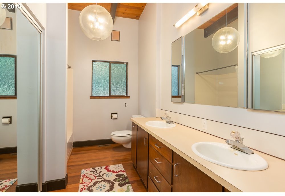 6433 Southwest Laber Road Portland, OR 97221 - Photo 12 of 27