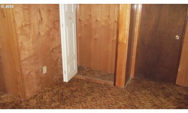 1190 South Calapooia Street Sutherlin, OR 97479 - Photo 5 of 10 Gallery Image 5