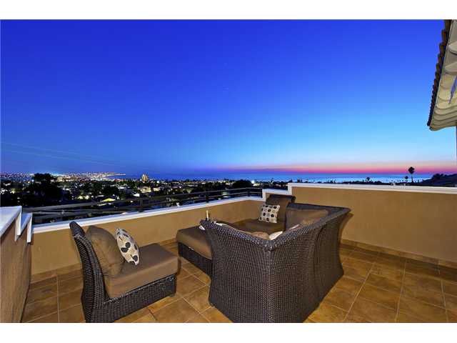 931 Candlelight Place, Unit B La Jolla, CA 92037 - Photo 2 of 25