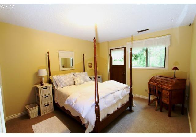 19384 Southwest Lebeau Road Sherwood, OR 97140 - Photo 5 of 16 Gallery Image 5