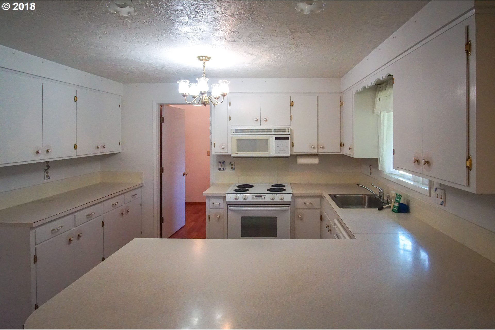 2493 17th Place Springfield, OR 97477 - Photo 8 of 27 Gallery Image 8