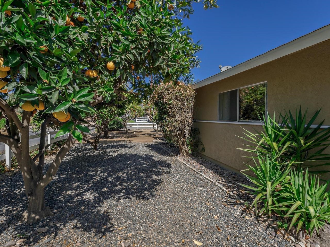 960 Morro Road Fallbrook, CA 92028 - Photo 17 of 24