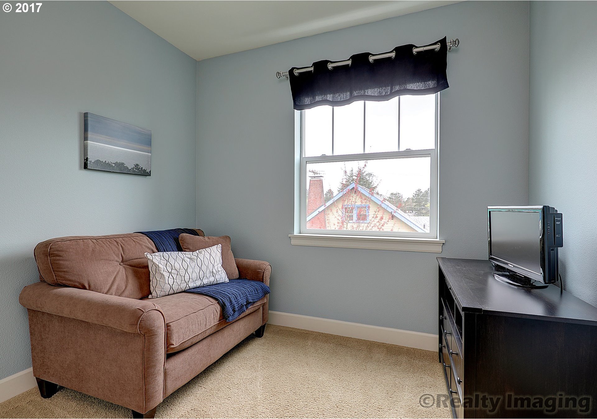 6658 Southwest 23rd Place Portland, OR 97219 - Photo 5 of 15
