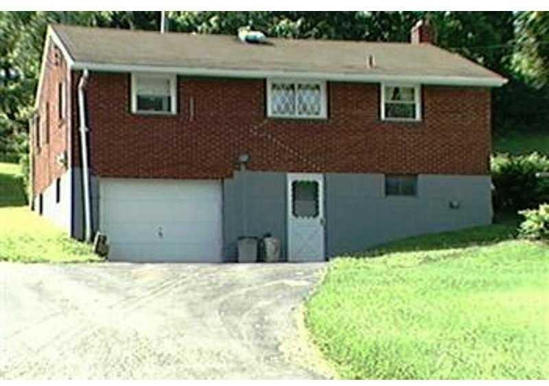 1138 Maple St Extension Coraopolis, PA 15108 - Photo 1 of 1 Gallery Image 1
