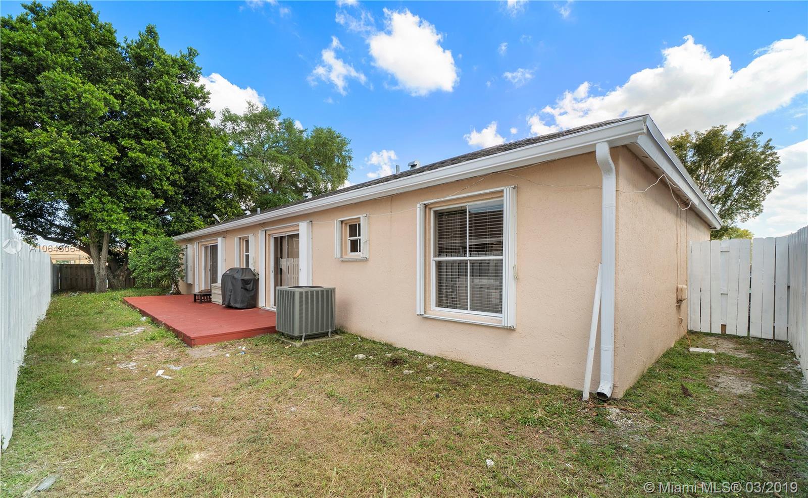 4334 Southwest 72nd Way Davie, FL 33314 - Photo 22 of 23