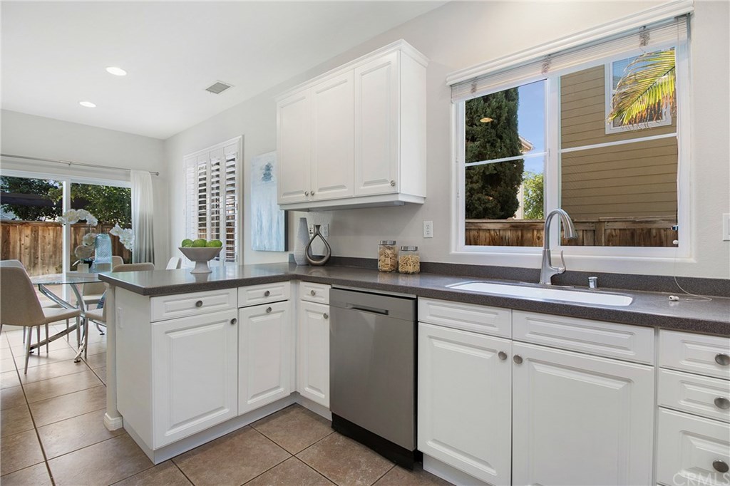 8 Fieldhouse Ladera Ranch, CA 92694 - Photo 9 of 22