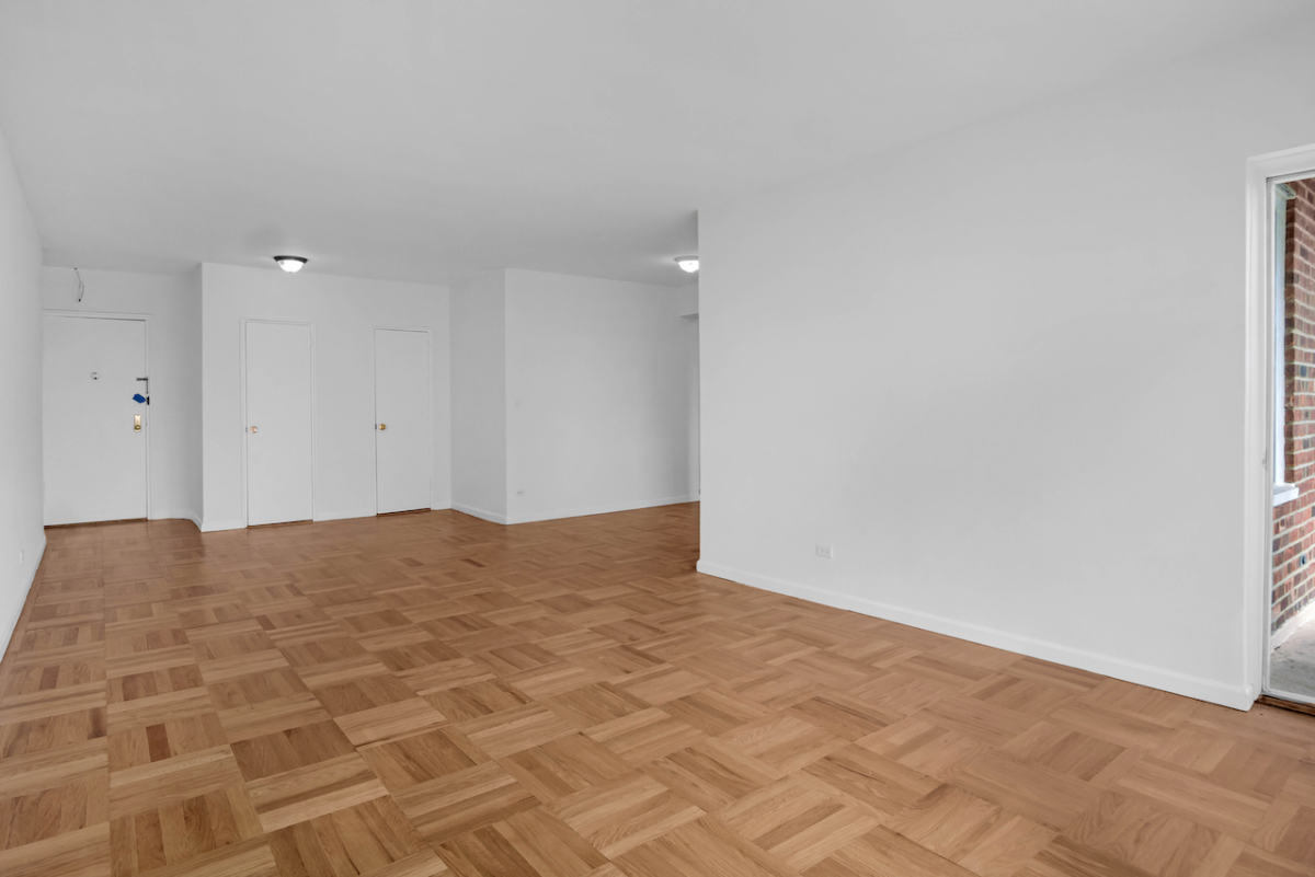 3850 Hudson Manor Terrace, Unit 4BE Bronx, NY 10463 - Photo 3 of 12