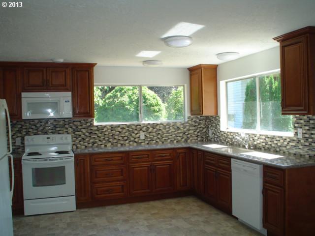 3251 Wyeast Road Hood River, OR 97031 - Photo 3 of 16 Gallery Image 3