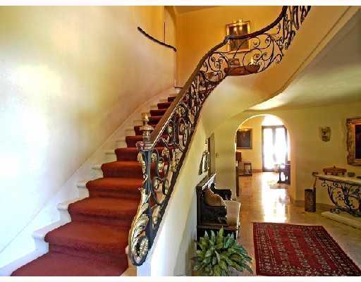 6001 Pine Tree Drive Miami Beach, FL 33140 - Photo 11 of 16