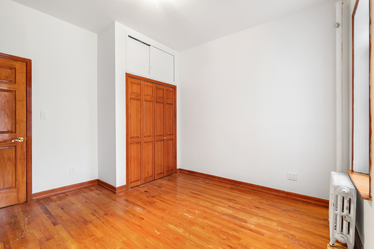 258 West 15th Street, Unit 5RW Manhattan, NY 10011 - Photo 4 of 5