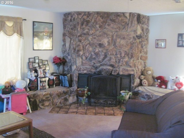 807 Southwest 10th Street Pendleton, OR 97801 - Photo 5 of 16