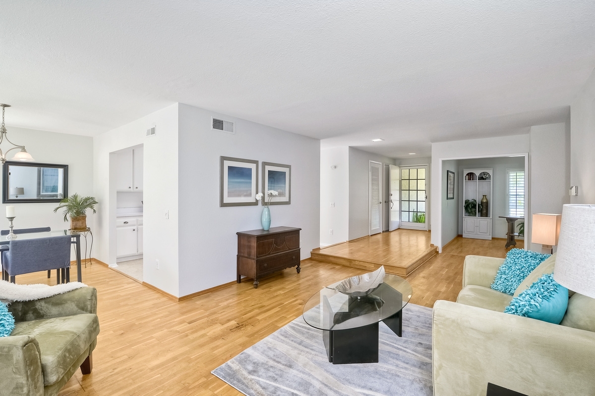 267 Sharp Place Encinitas, CA 92024 - Photo 5 of 25 Gallery Image 5