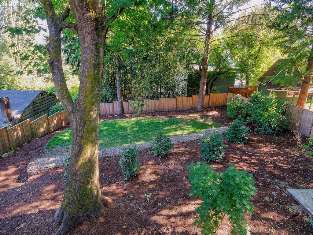 1934 Southwest Moss Street Portland, OR 97219 - Photo 27 of 29 Gallery Image 27