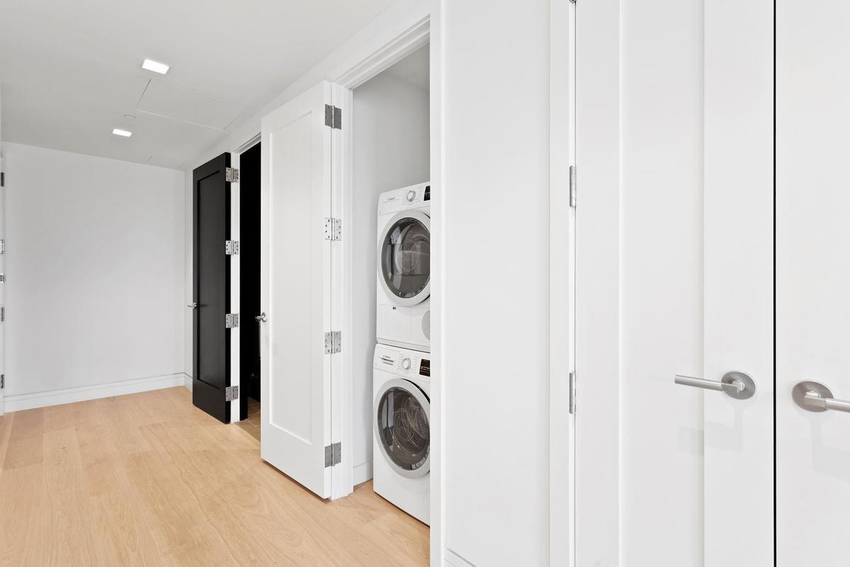 242 Broome Street, Unit 14A Manhattan, NY 10002 - Photo 7 of 8