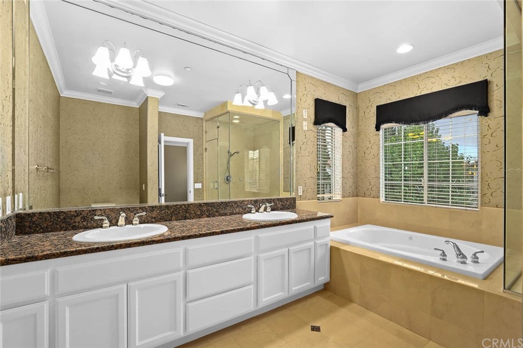 525 Fifth Avenue, Unit B Arcadia, CA 91006 - Photo 14 of 18 Master Bathroom with Jacuzzi and steam shower