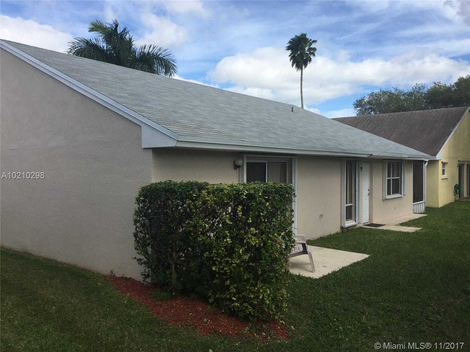 2582 Southeast 7th Court Homestead, FL 33033 - Photo 6 of 30