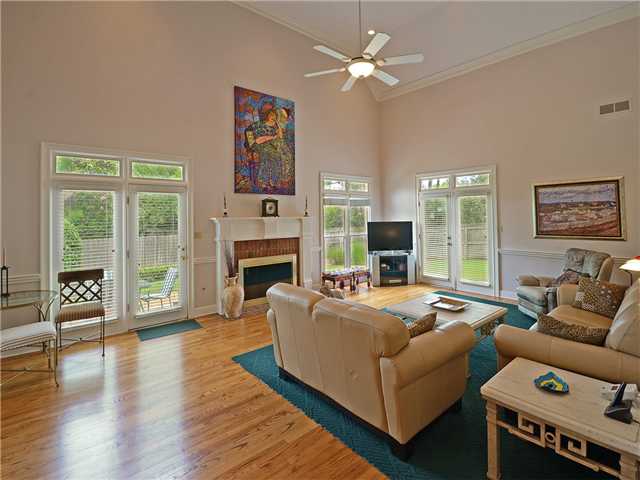 1892 Grovecrest Road Germantown, TN 38139 - Photo 6 of 19 Gallery Image 6