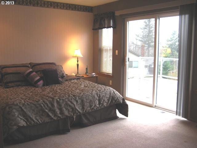 1017 Southwest 8th Street Gresham, OR 97080 - Photo 10 of 16 Gallery Image 10