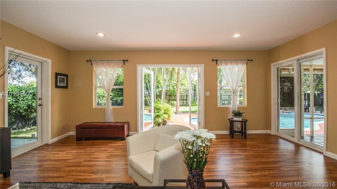 5369 Plantation Road Plantation, FL 33317 - Photo 18 of 31 Gallery Image 18