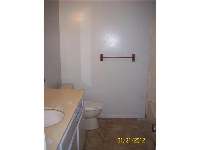 804 Regal Road, Unit 1L Encinitas, CA 92024 - Photo 9 of 18 bathroom