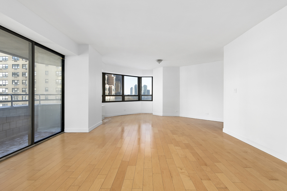 240 East 47th Street, Unit 9C Manhattan, NY 10017 - Photo 2 of 13